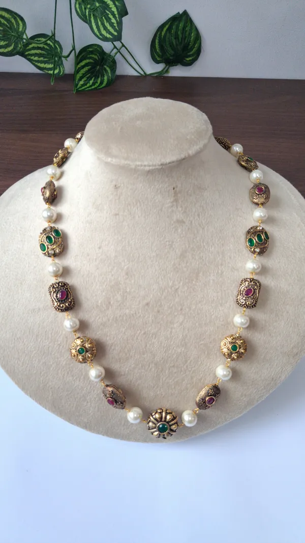 Designer_Pearl_Beaded_Necklace