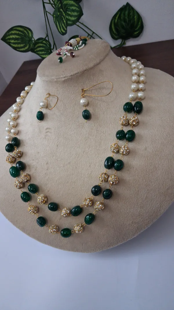 Elegant_Natural_Stone_Pearl_Necklace