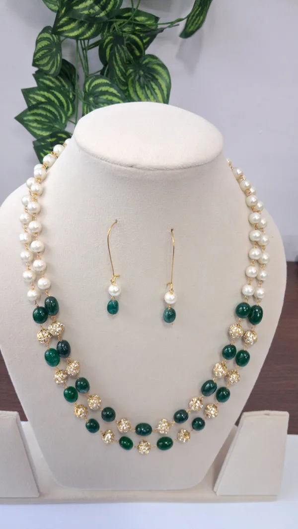 Elegant_Natural_Stone_Pearl_Necklace