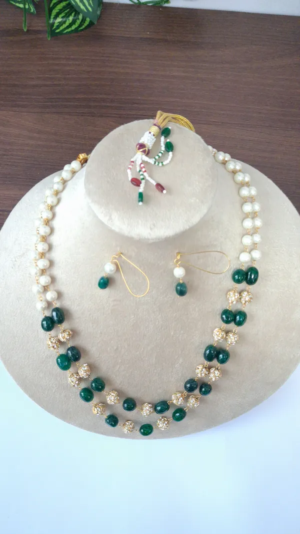 Elegant_Natural_Stone_Pearl_Necklace