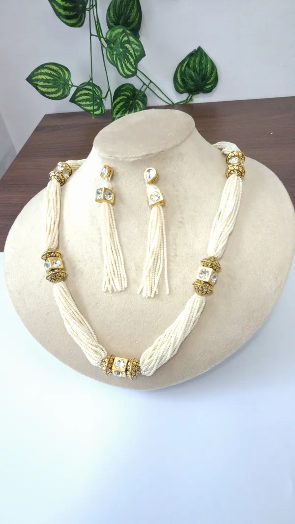 Stylish_Stone_Pearl_Necklace