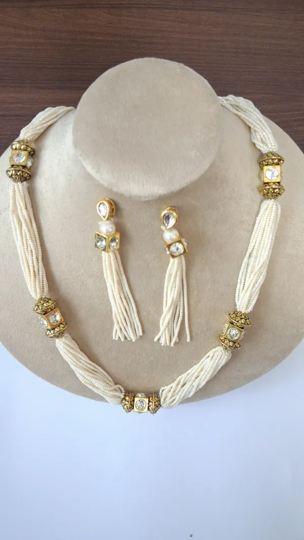 Stylish_Stone_Pearl_Necklace