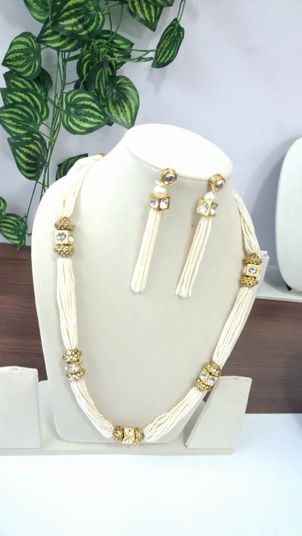 Stylish_Stone_Pearl_Necklace