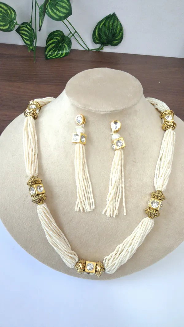 Stylish_Stone_Pearl_Necklace