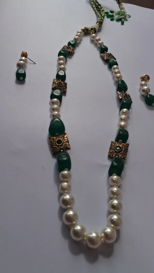 Stylish_Natural_Quartz_Necklace