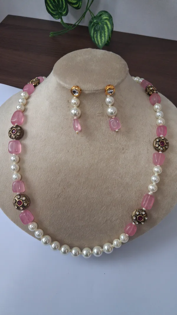 Designer_Natural_Quartz_Stone_Necklace