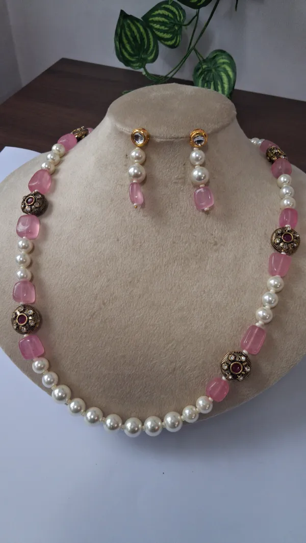Designer_Natural_Quartz_Stone_Necklace