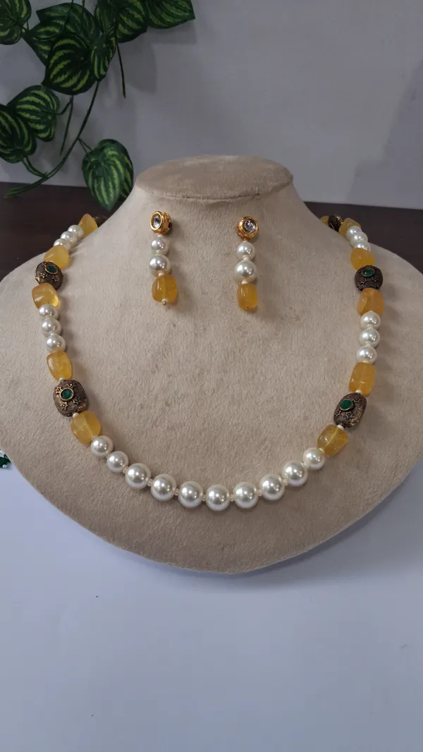Elegant_Color_Stone_Necklace
