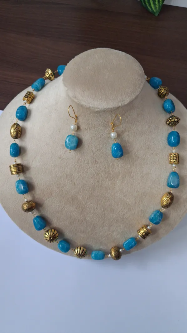 Traditional_Stone_Beaded_Necklace