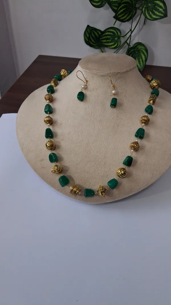 Multicolor_Quartz_Stone_Pearl_Brass_Necklace_For_Women