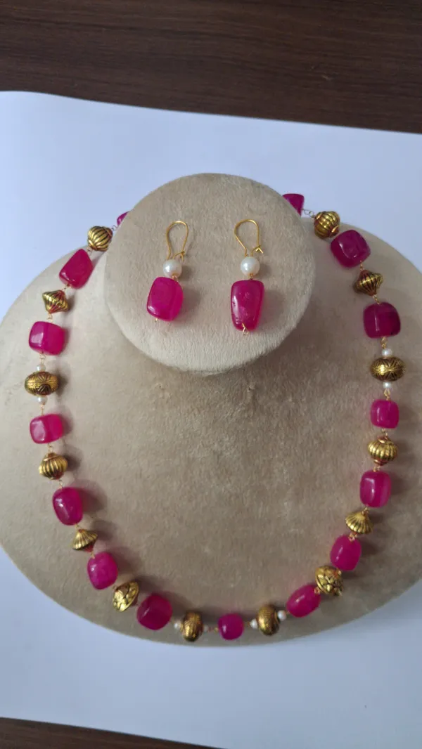 Multicolor_Natural_Quartz_Stone_Beaded_Necklace_For_Women