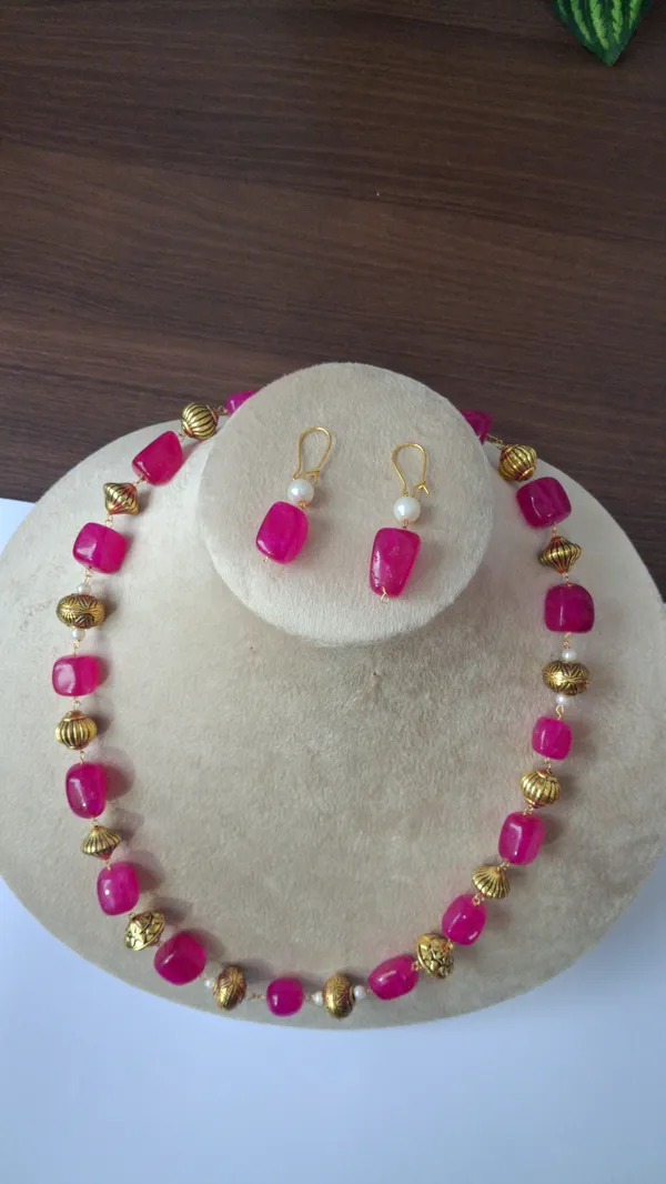 Multicolor_Natural_Quartz_Stone_Beaded_Necklace_For_Women