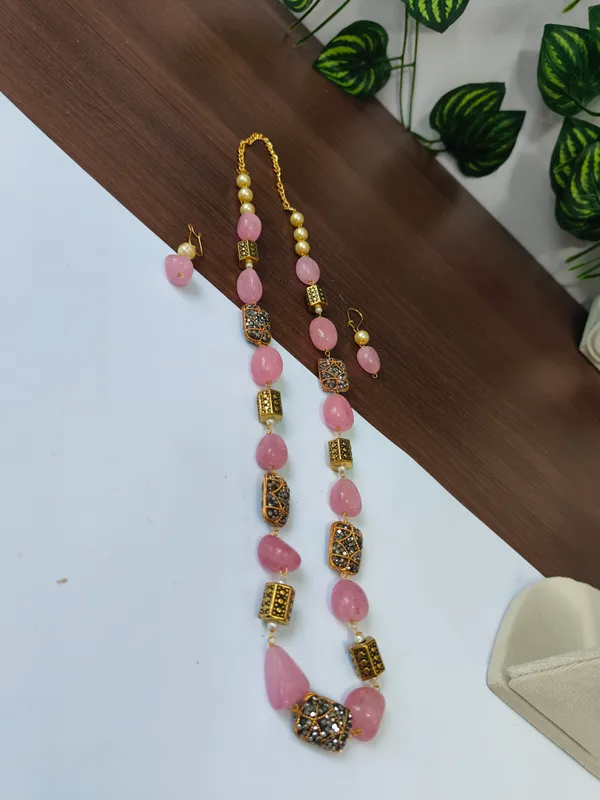 Pink_White_Quartz_Pearl_Brass_Necklace_For_Women