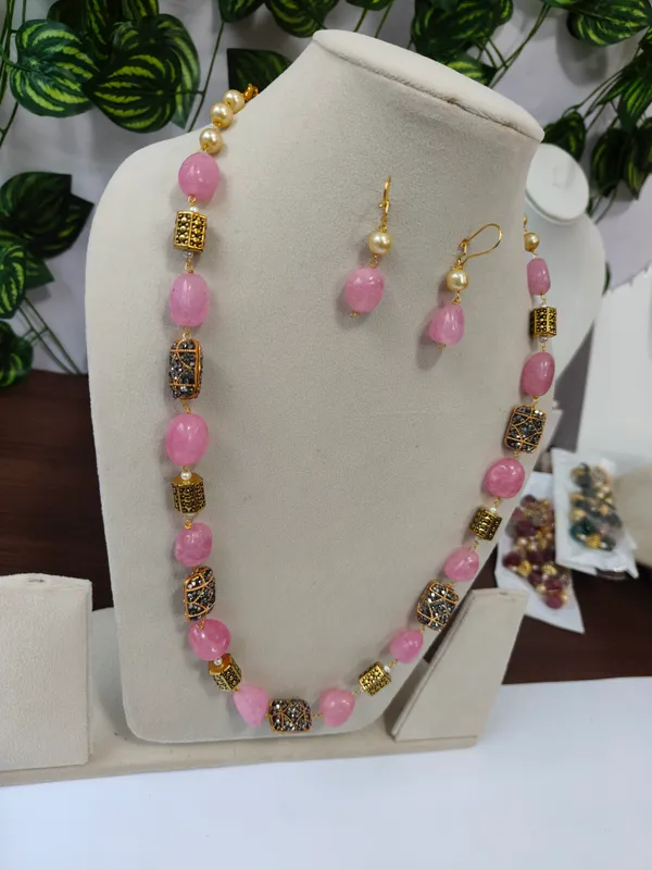 Pink_White_Quartz_Pearl_Brass_Necklace_For_Women
