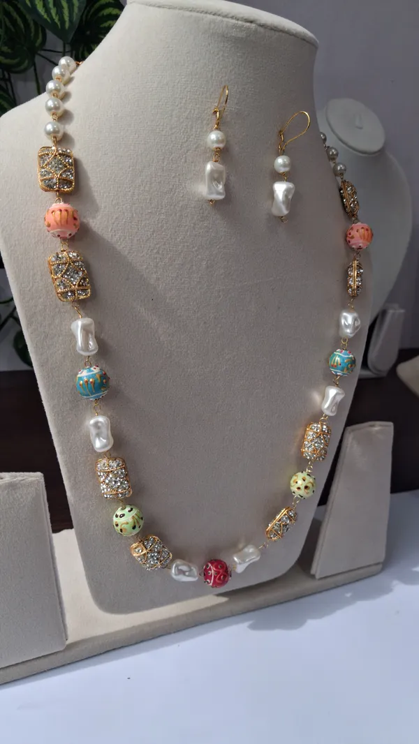 Classic_Pearl_Beaded_Necklace