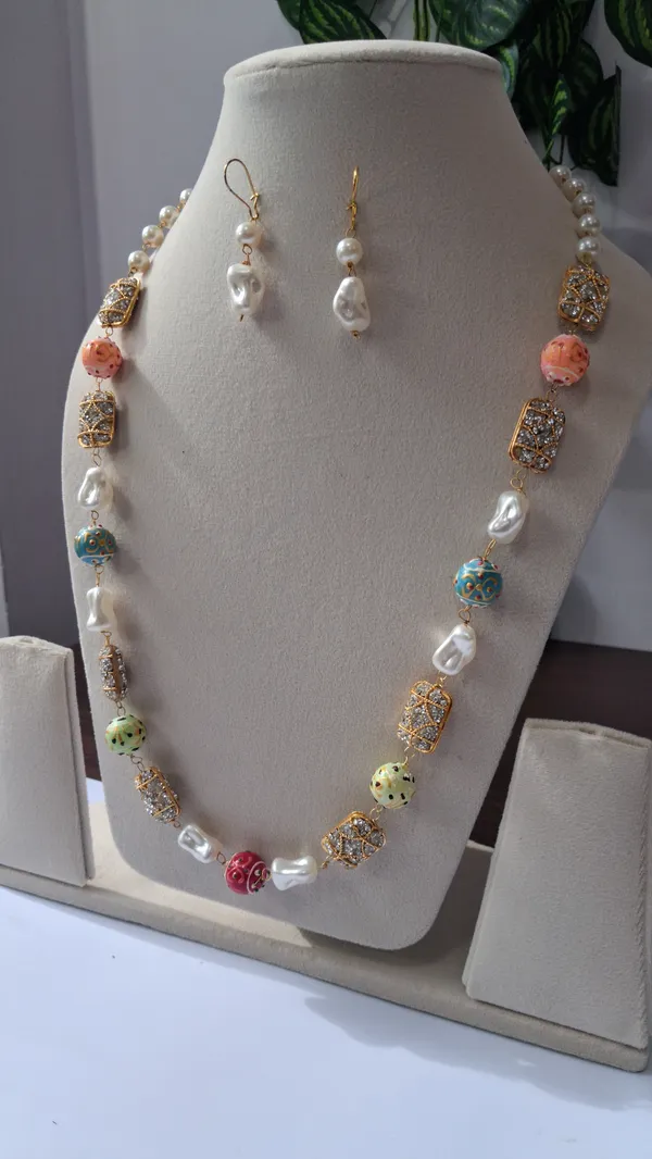 Classic_Pearl_Beaded_Necklace