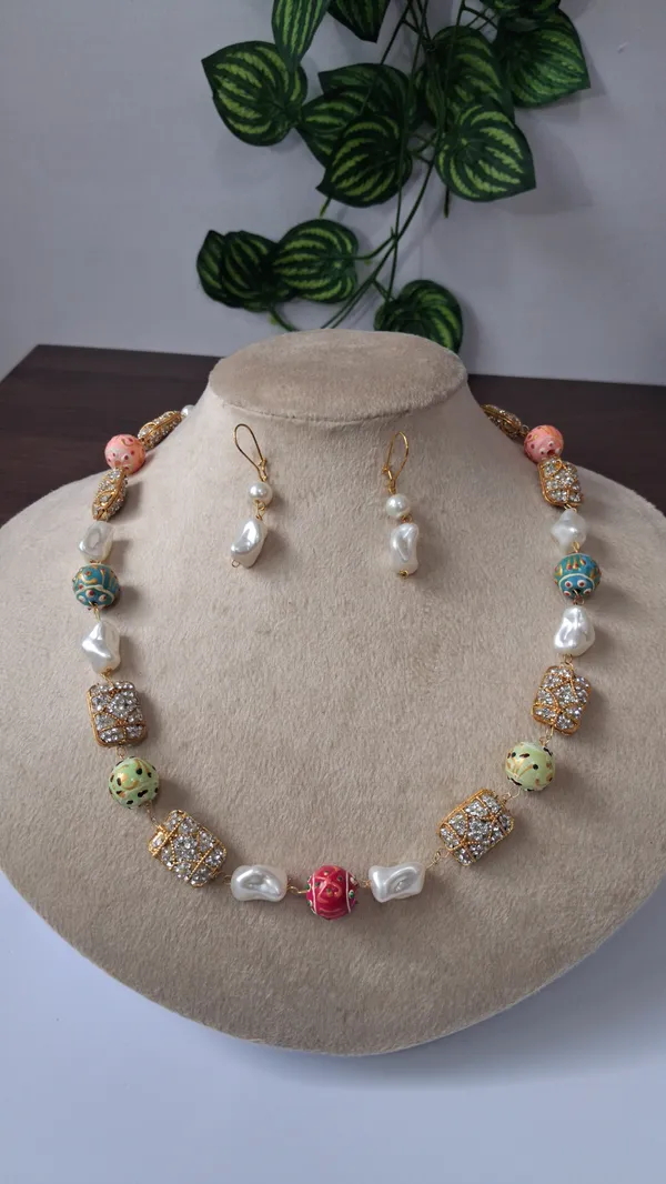 Multicolor_Pearl_Mother_Of_Pearl_Brass_Beaded_Necklace_For_Women