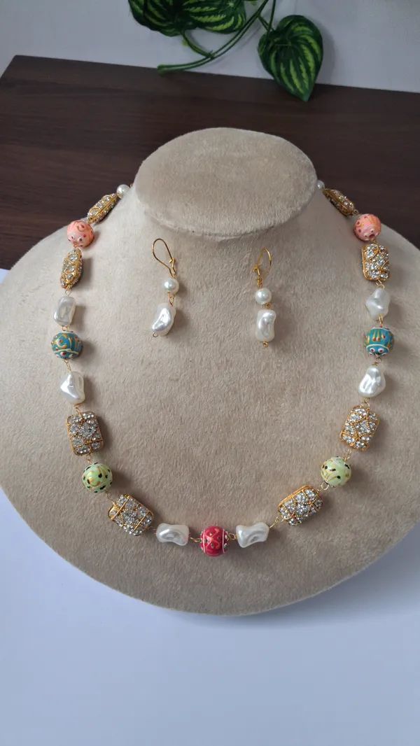 Multicolor_Pearl_Mother_Of_Pearl_Brass_Beaded_Necklace_For_Women