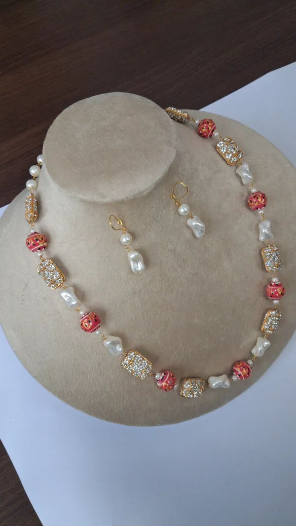 Stylish_Pearl_Necklace
