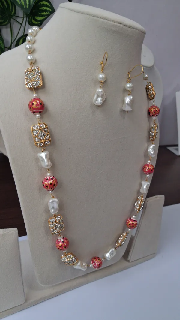 Stylish_Pearl_Necklace