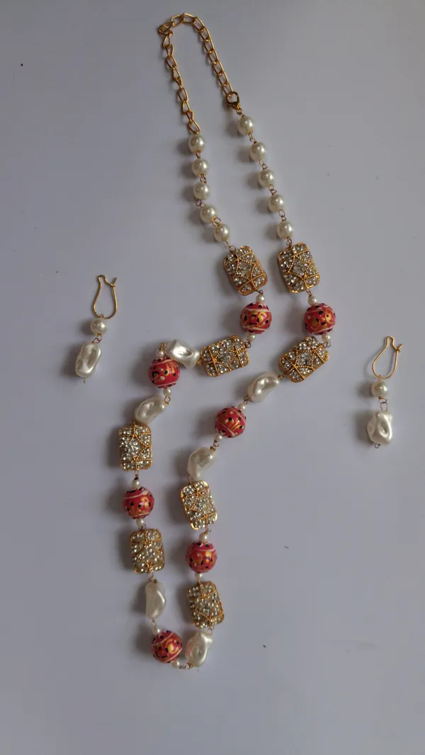 Multicolor_Pearl_Mother_Of_Pearl_Brass_Beaded_Necklace_For_Women