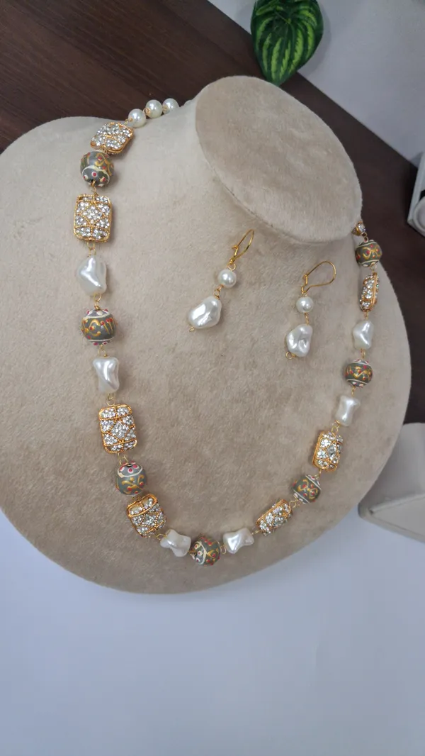 Traditional_Pearl_Beaded_Necklace