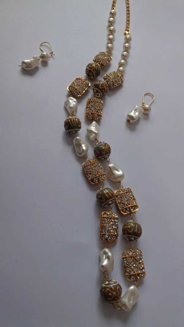 Traditional_Pearl_Beaded_Necklace