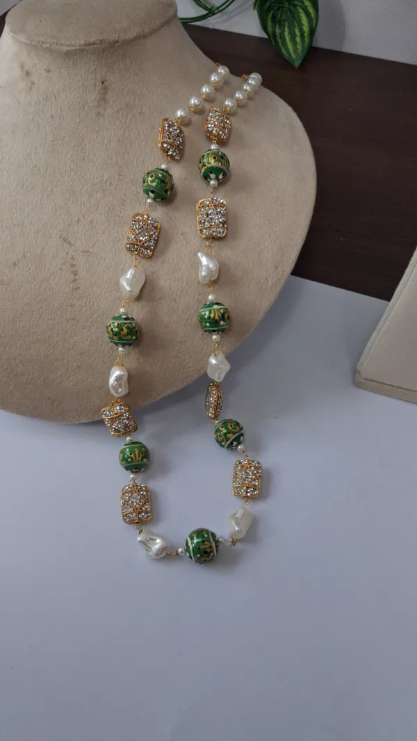 Elegant_Zircon_Pearl_Necklace