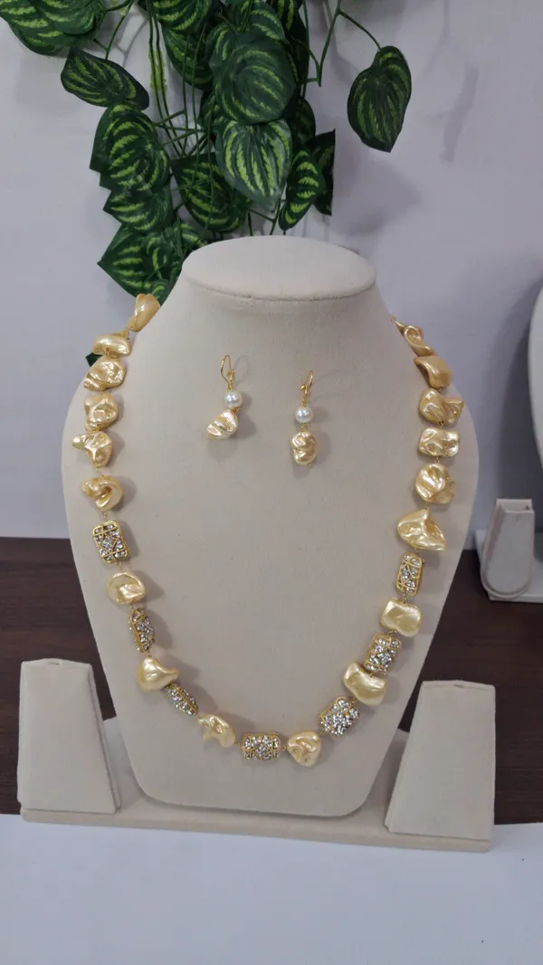 Classic_Zircon_Pearl_Necklace