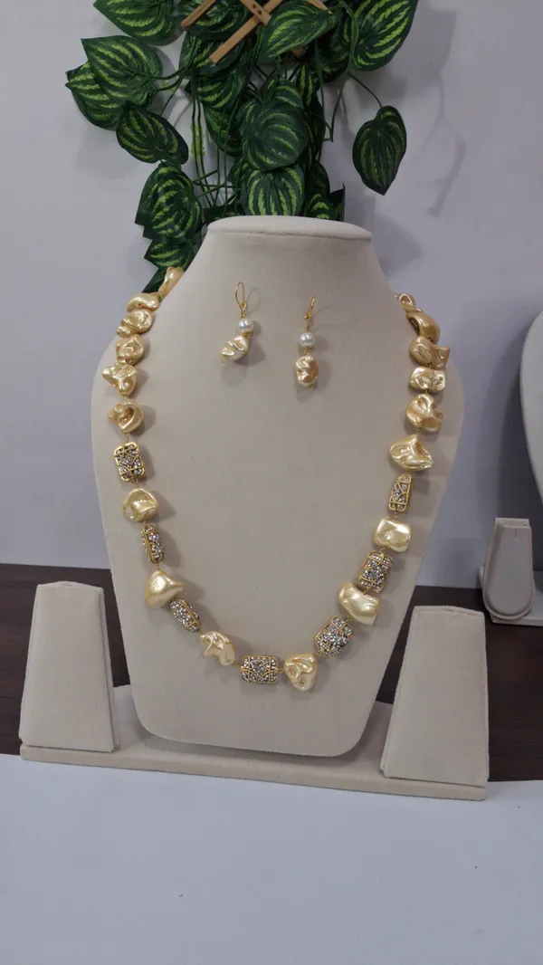 Classic_Zircon_Pearl_Necklace