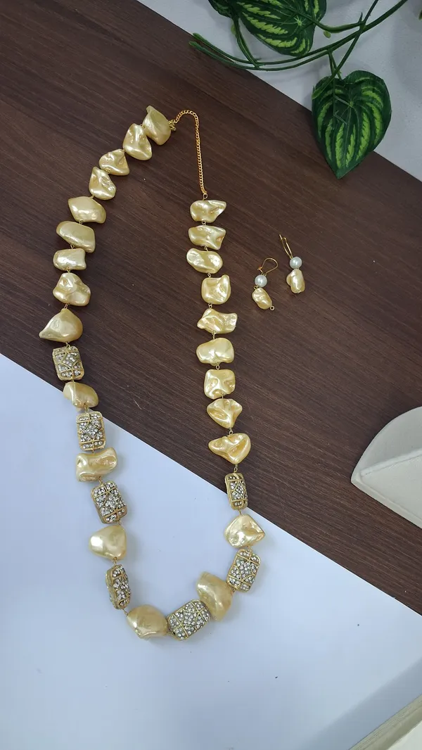 Classic_Zircon_Pearl_Necklace
