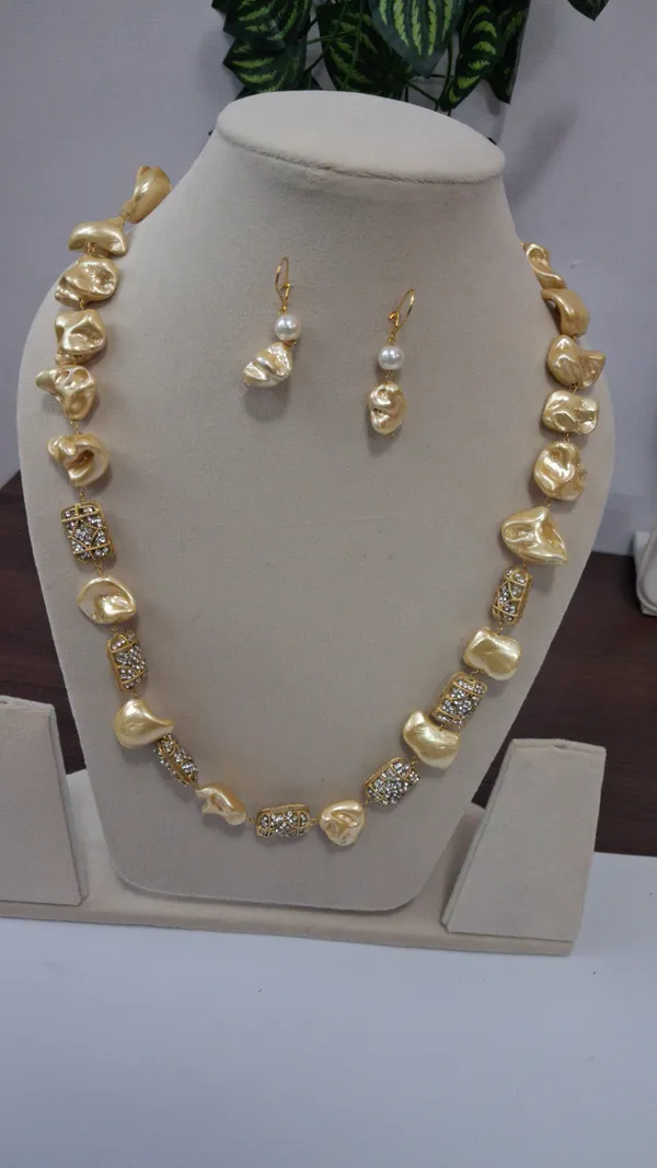 Classic_Zircon_Pearl_Necklace