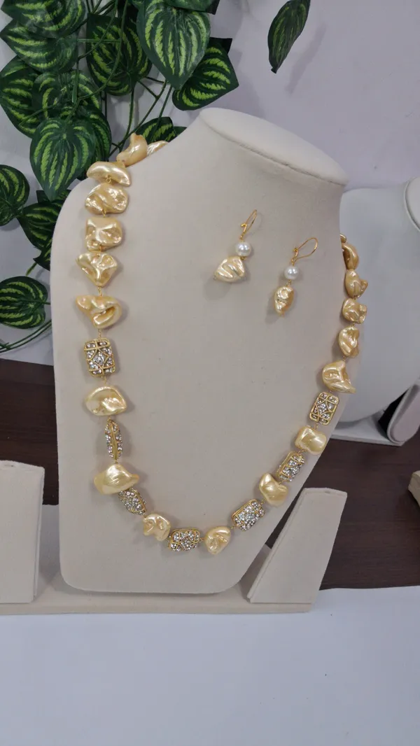 Classic_Zircon_Pearl_Necklace