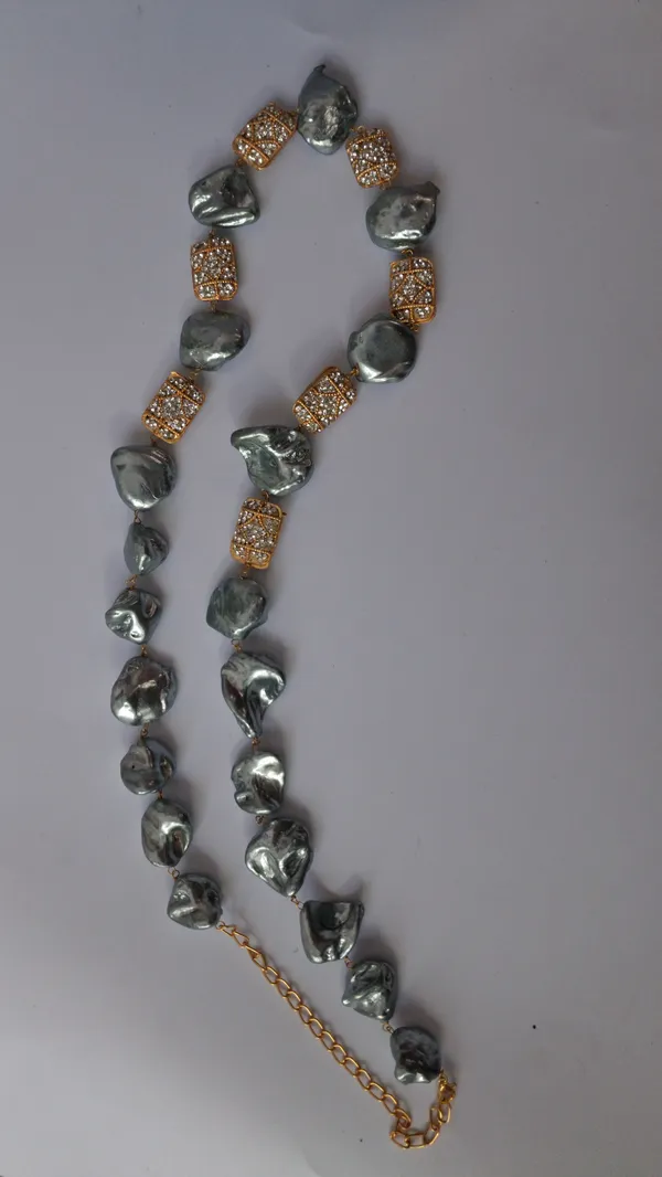 Gold_White_Cubic_Zirconia_Pearl_Brass_Beaded_Necklace_For_Women