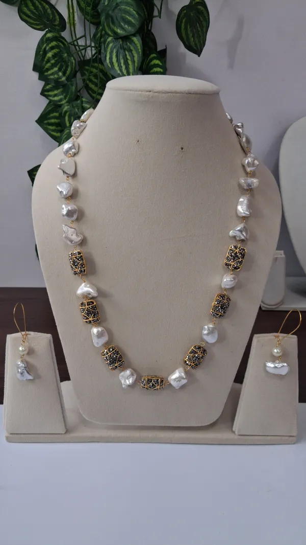 Stylish_Zircon_Pearl_Necklace