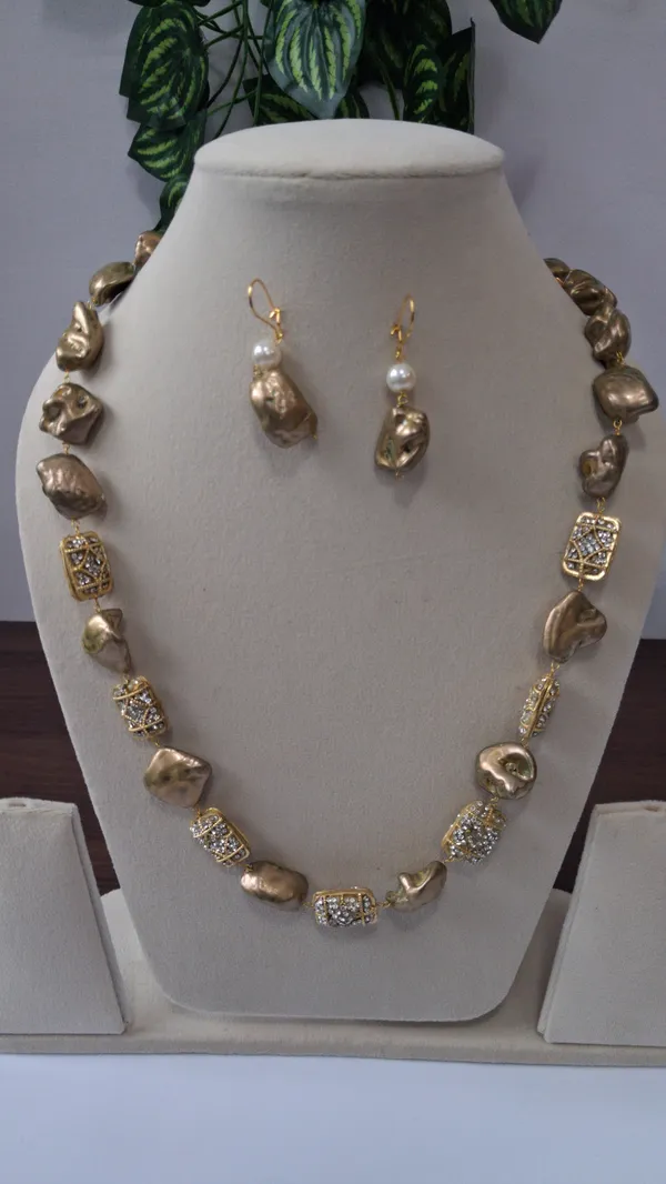 Statement_Zircon_Pearl_Necklace