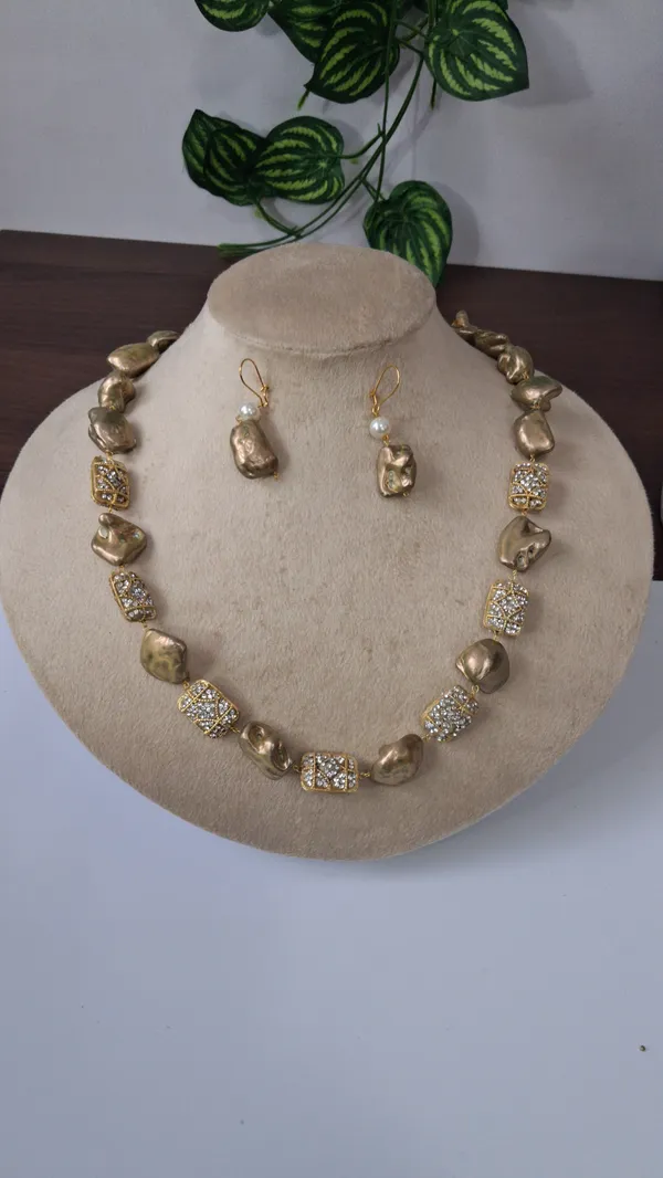 Statement_Zircon_Pearl_Necklace