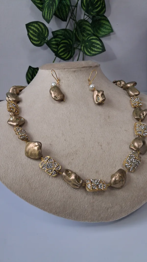 Statement_Zircon_Pearl_Necklace