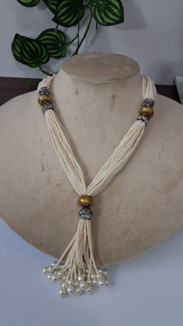 Elegant_Beaded_Statement_Necklace