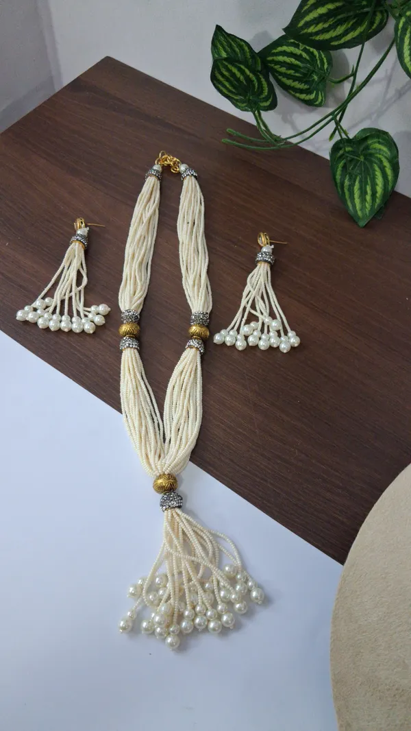 Elegant_Beaded_Statement_Necklace