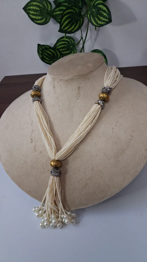 Elegant_Beaded_Statement_Necklace