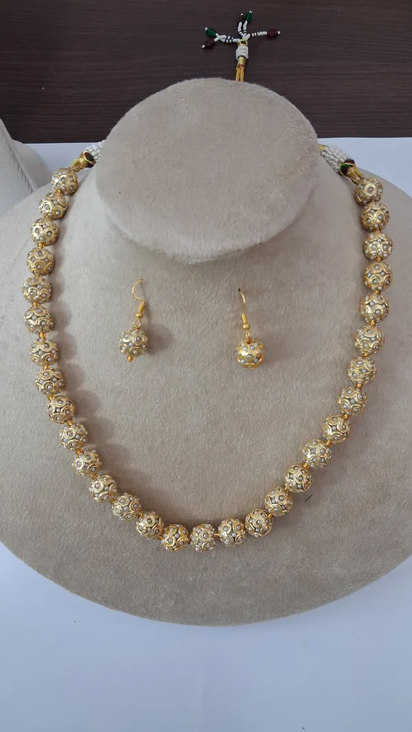 Classic_Beaded_Statement_Necklace