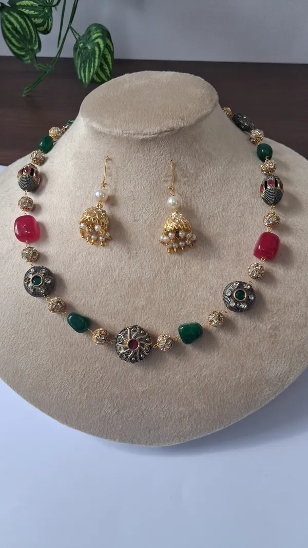 Classic_Natural_Quartz_Stone_Necklace