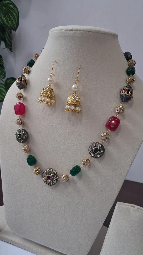 Classic_Natural_Quartz_Stone_Necklace