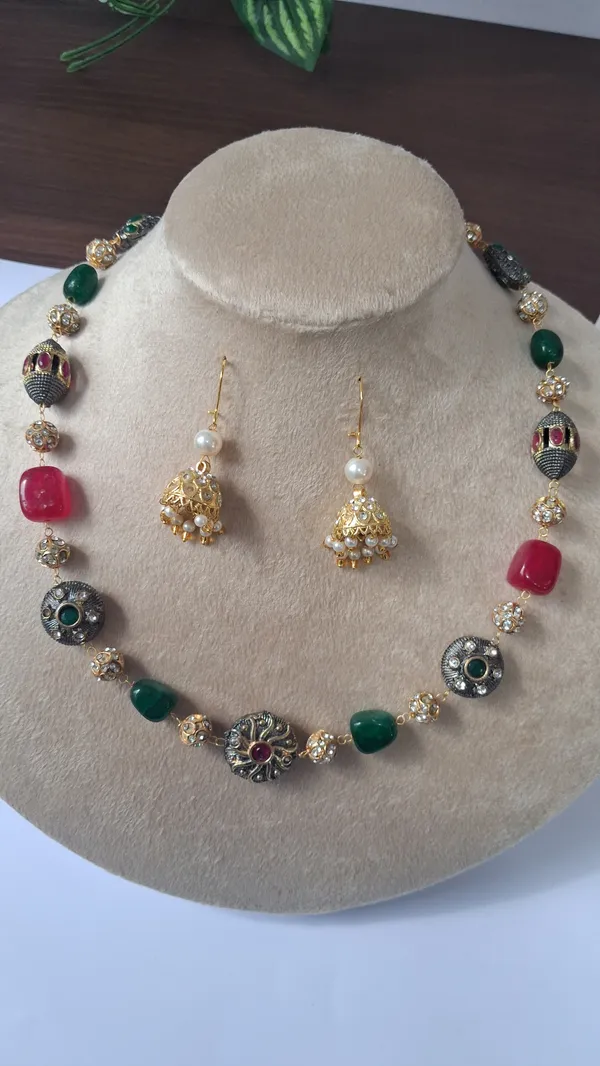 Classic_Natural_Quartz_Stone_Necklace