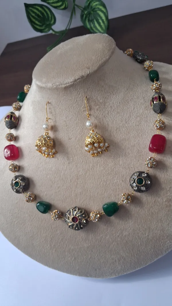 Classic_Natural_Quartz_Stone_Necklace