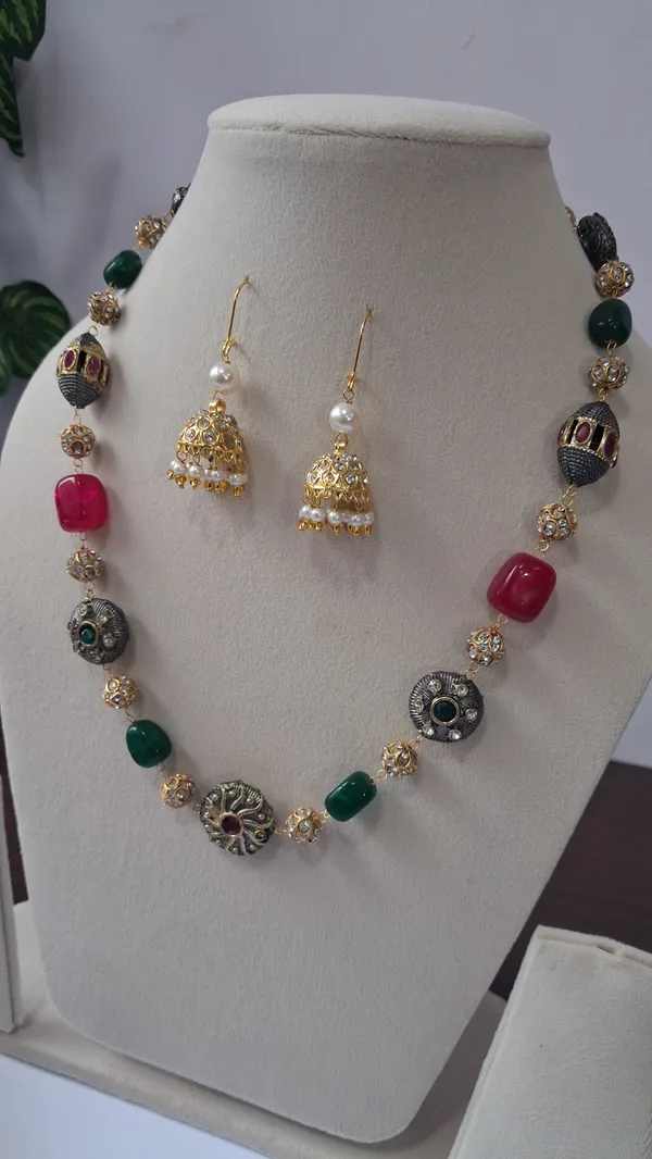 Classic_Natural_Quartz_Stone_Necklace