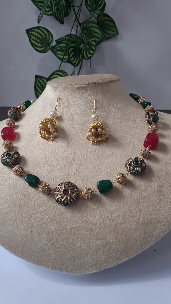 Classic_Natural_Quartz_Stone_Necklace