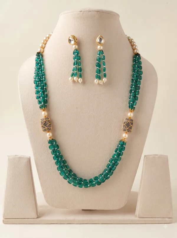 Emerald_Green_Hydro_Quartz_&_Pearls_Multilayered_Adjustable_Necklace_&_Earrings_Set_with_Brass_Beads