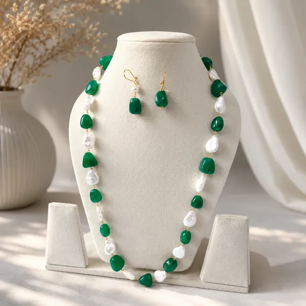 Gold_White_Quartz_Mother_Of_Pearl_Brass_Necklace_For_Women